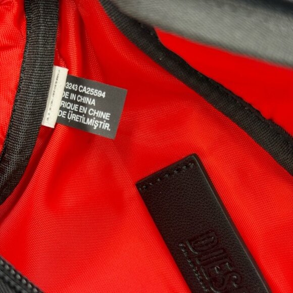 🆕 DIESEL 🧿 NWOT Faux Leather KOINBE Bum Bag with Contrasting Logo, Navy & Red - Picture 13 of 15